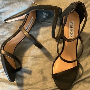 Black Steve Madden pumps